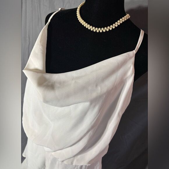 L New She + Sky Spaghetti Strap Cowl Neck Romper NWT Size Large - Picture 1 of 7